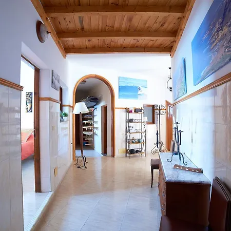Derecha Del Roque Surfhouse 3* Moya (Gran Canaria)