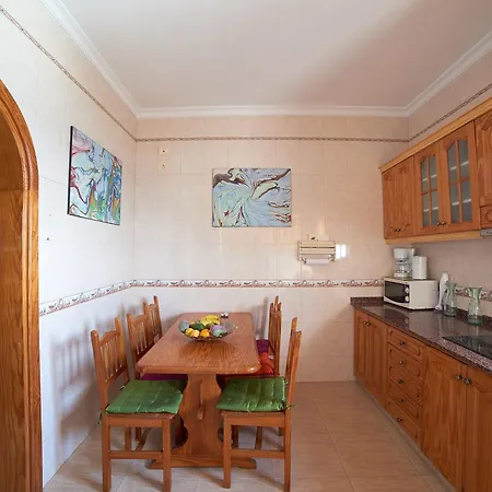 Nocleg ze śniadaniem Derecha Del Roque Surfhouse 3*
